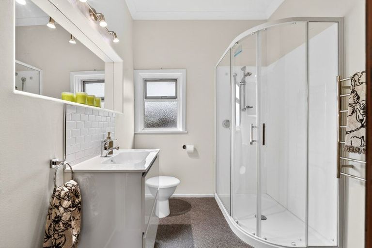 Photo of property in 8 Anzac Avenue, Onekawa, Napier, 4110