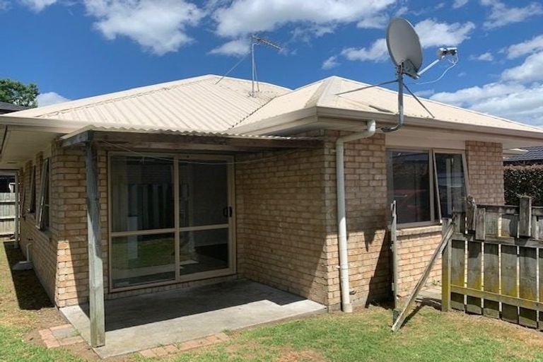 Photo of property in 10 Gibbs Road, Manurewa, Auckland, 2102