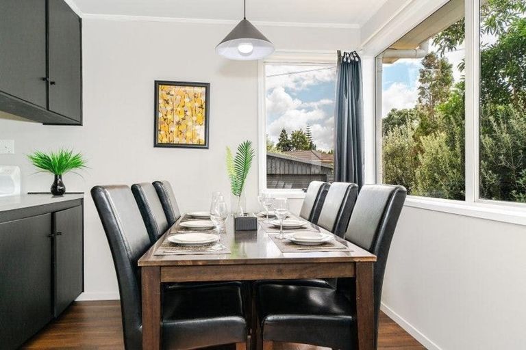 Photo of property in 6 Cherry Tree Place, Massey, Auckland, 0614