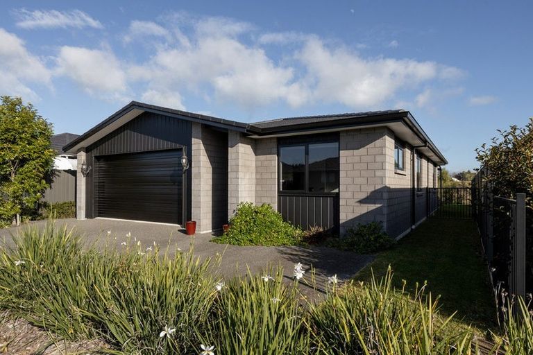 Photo of property in 16 Traverse Lane, Omokoroa, 3114