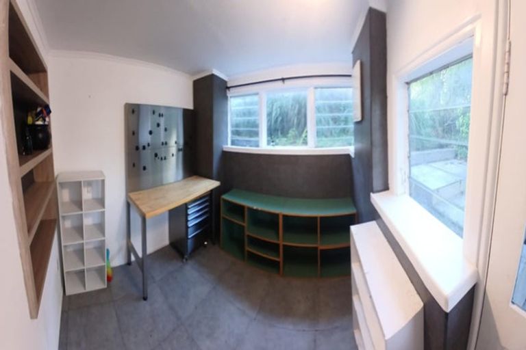 Photo of property in 235b Titirangi Road, Titirangi, Auckland, 0604