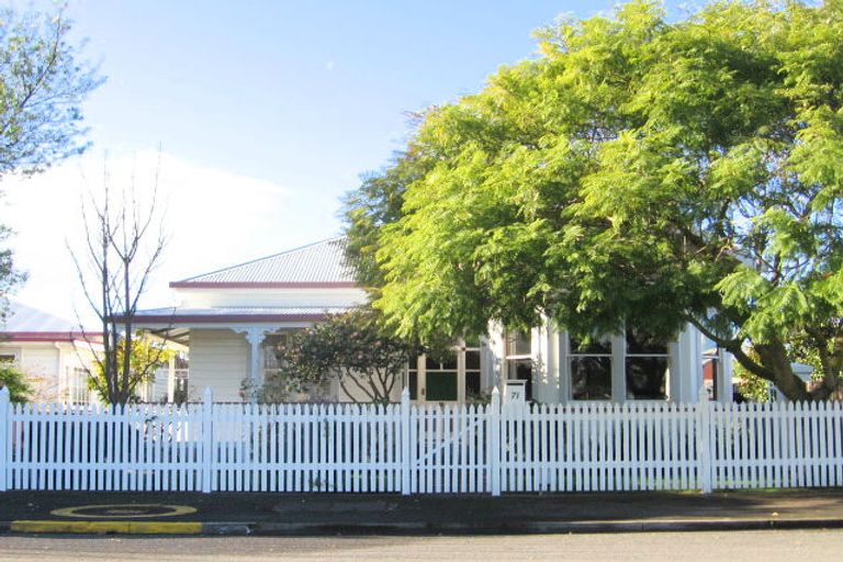 Photo of property in 71 Nelson Crescent, Napier South, Napier, 4110