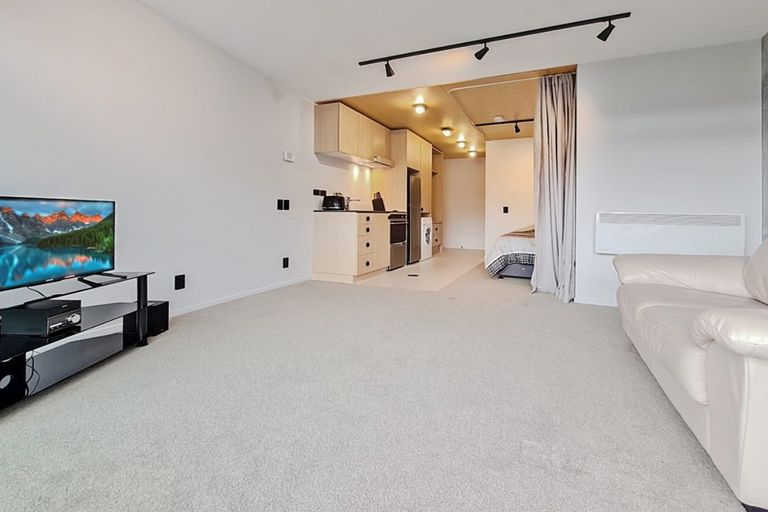 Photo of property in Vedado Apartments, 306/41 Hopper Street, Mount Cook, Wellington, 6011