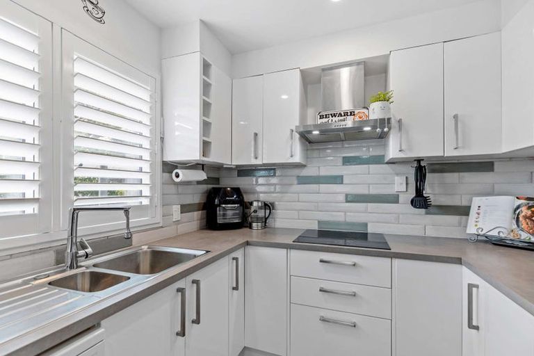 Photo of property in 24 Windsor Street, Terrace End, Palmerston North, 4410