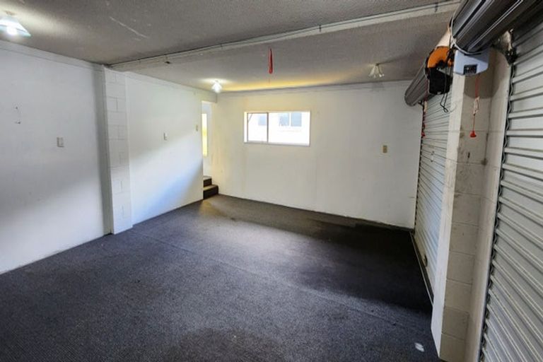 Photo of property in 84 Pioneer Road, Moturoa, New Plymouth, 4310