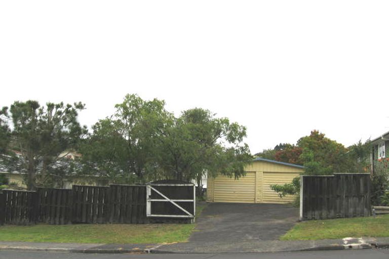 Photo of property in 12 Juniper Road, Sunnynook, Auckland, 0620