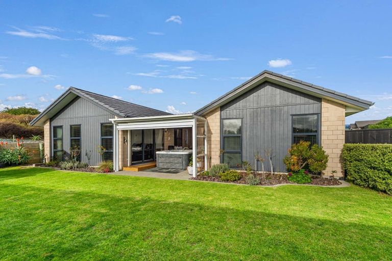 Photo of property in 45 Golf Vue Place, Castlecliff, Whanganui, 4501
