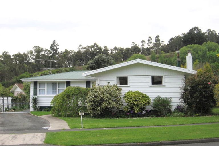 Photo of property in 16 Seddon Crescent, Whataupoko, Gisborne, 4010