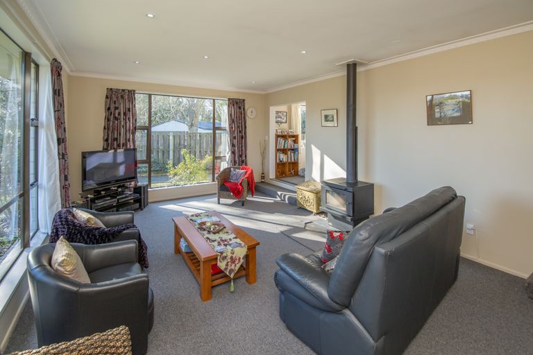 Photo of property in 16 Taiaroa Place, Southbridge, 7602