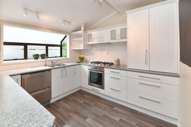 Photo of property in 53a Swann Beach Road, Stanmore Bay, Whangaparaoa, 0932