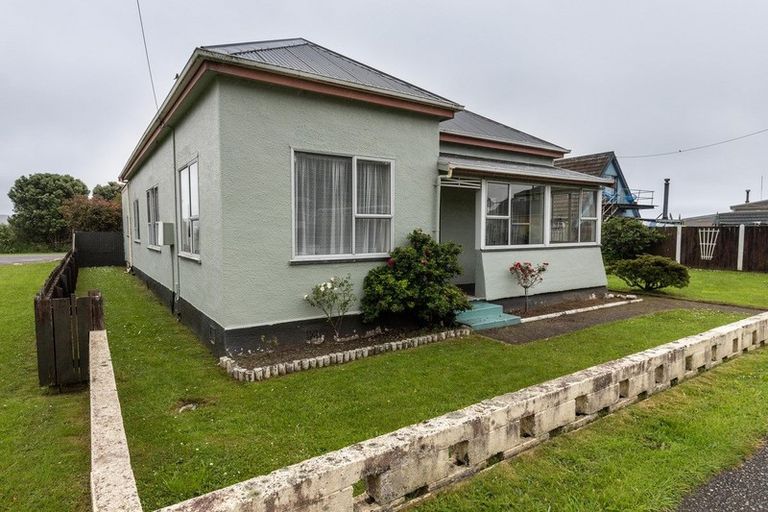 Photo of property in 166 Bright Street, Cobden, Greymouth, 7802