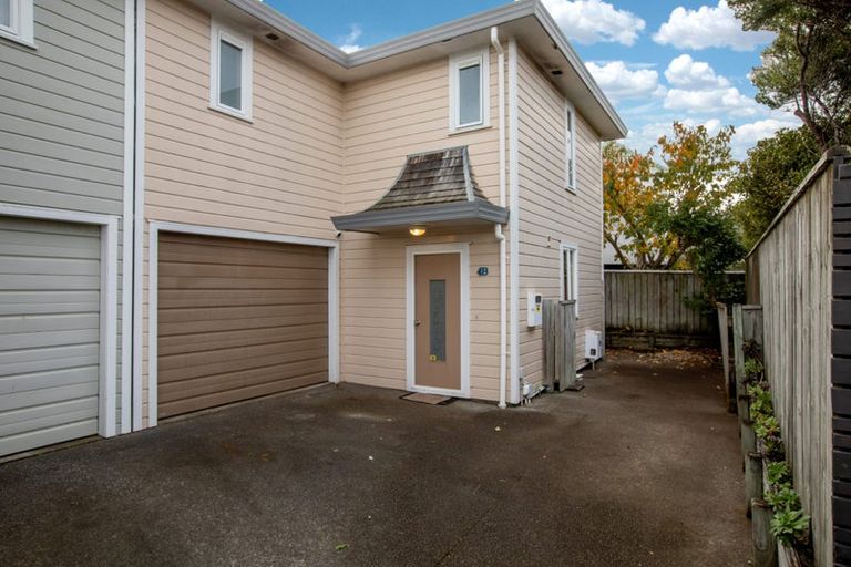 Photo of property in 4b The Quadrant, Miramar, Wellington, 6022