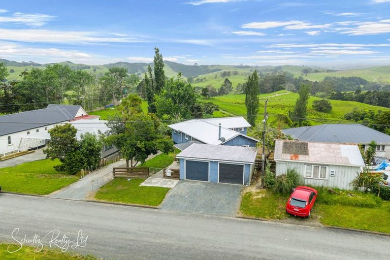 Photo of property in 5 Griffin Road, Maungaturoto, 0520