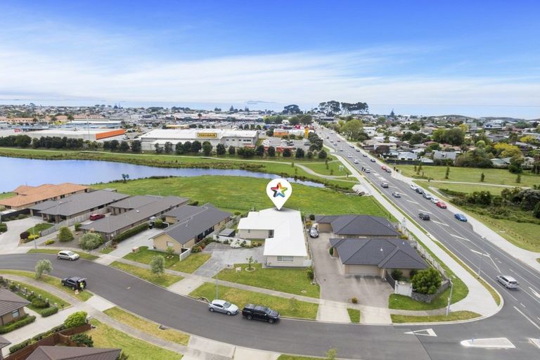 Photo of property in 6 Tatahi Cove, Papamoa Beach, Papamoa, 3118