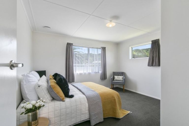 Photo of property in 303 Wellington Road, Wainuiomata, Lower Hutt, 5014