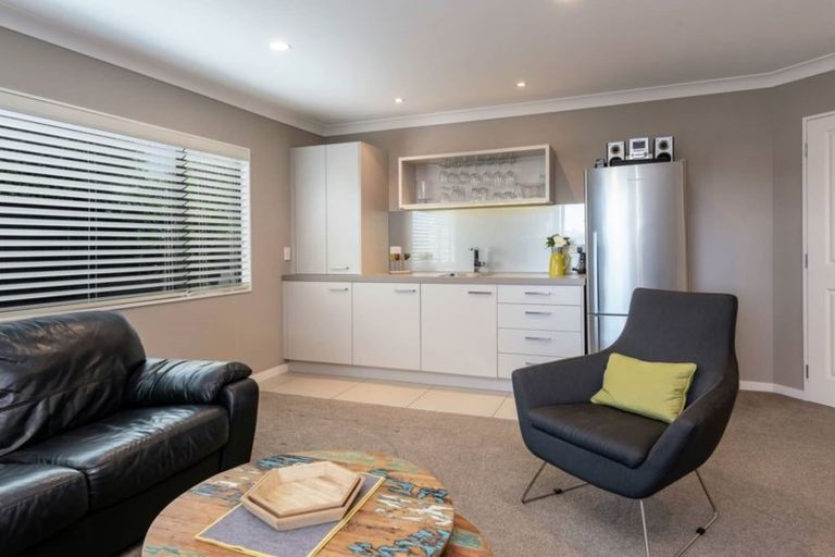 Photo of property in 14a The Parade, Bucklands Beach, Auckland, 2012