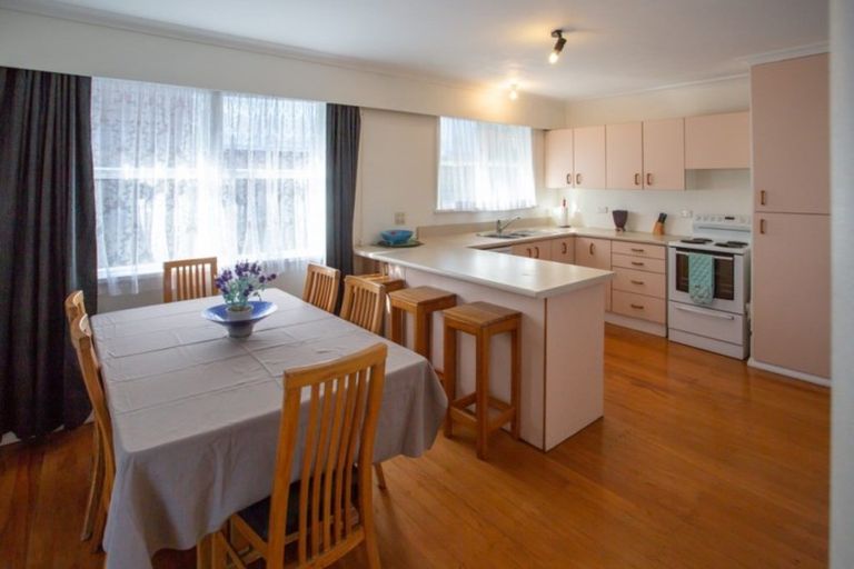 Photo of property in 34 Kaitawa Crescent, Paraparaumu, 5032