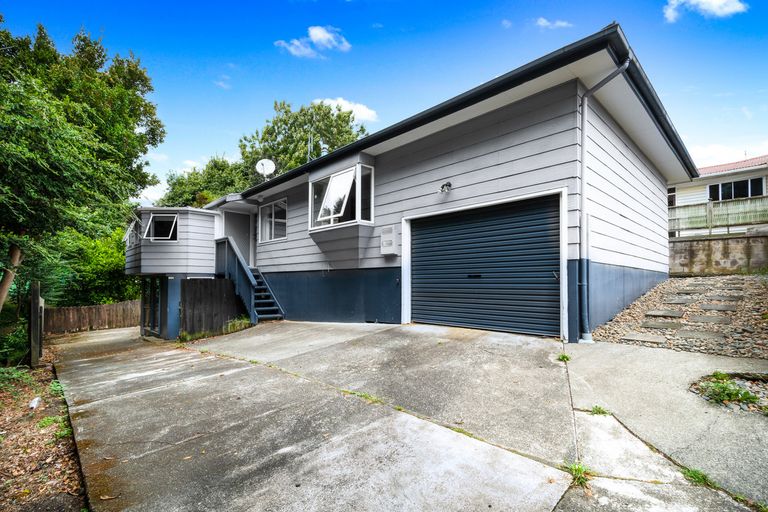 Photo of property in 2/15 Mcleod Road, Henderson, Auckland, 0612