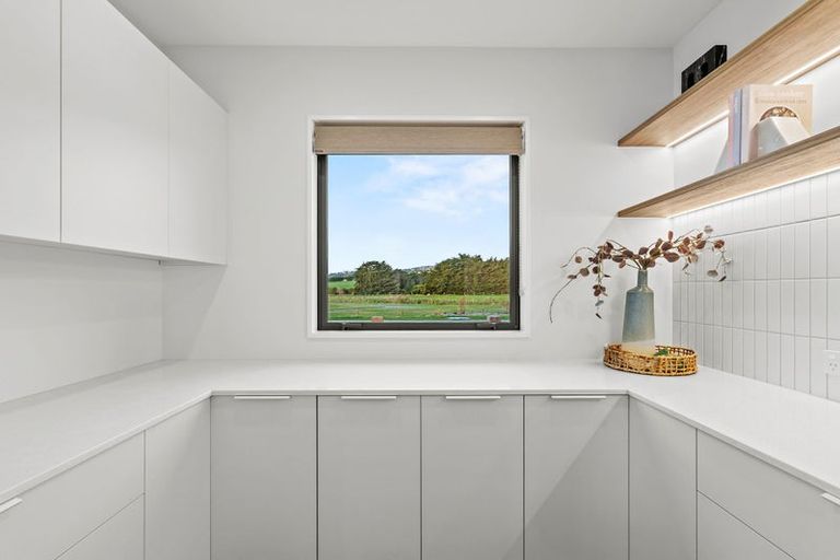 Photo of property in 1 Greystone Close, Halswell, 8025
