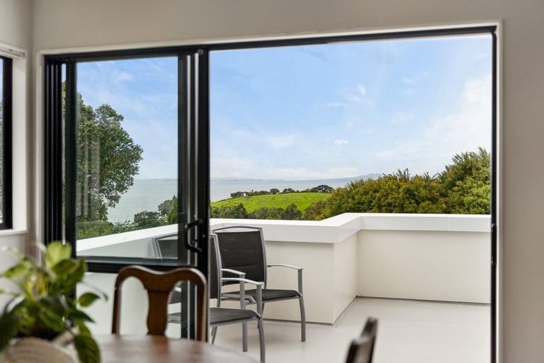 Photo of property in 86 Wade River Road, Stanmore Bay, Whangaparaoa, 0932