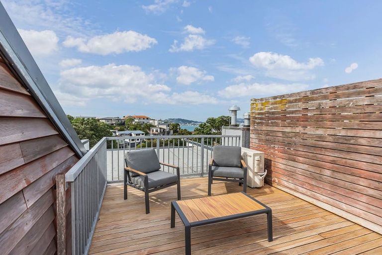 Photo of property in 1/142 Onslow Road, Khandallah, Wellington, 6035