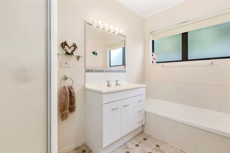 Photo of property in 8 Moffat Way, Bethlehem, Tauranga, 3110