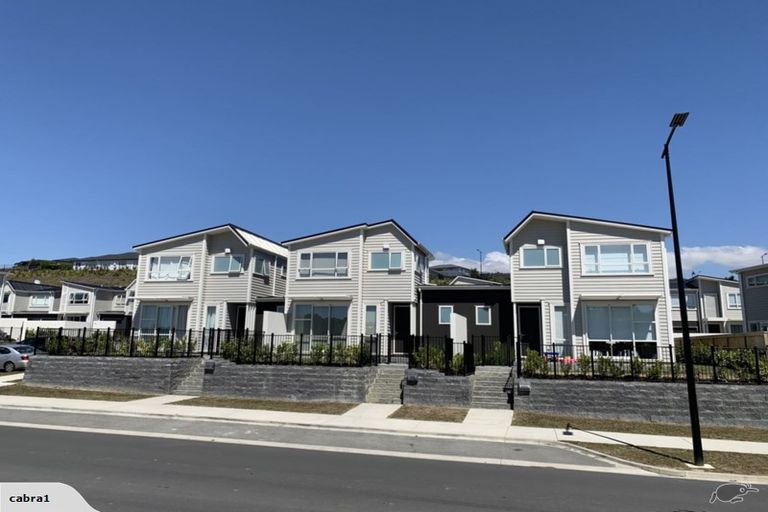 Photo of property in 77 Karepiro Drive, Stanmore Bay, Whangaparaoa, 0932