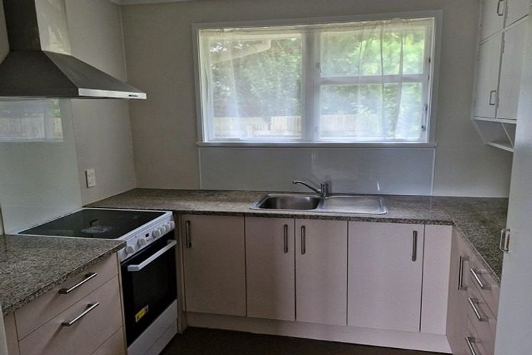 Photo of property in 15 Holmes Drive South, West Harbour, Auckland, 0618