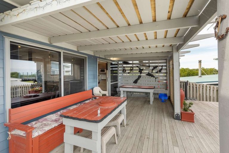 Photo of property in 24 Rapaki Street, Koitiata, Whanganui, 4581