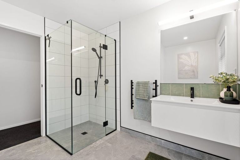 Photo of property in 23a Crepe Myrtle Street, Glenbervie, 0173