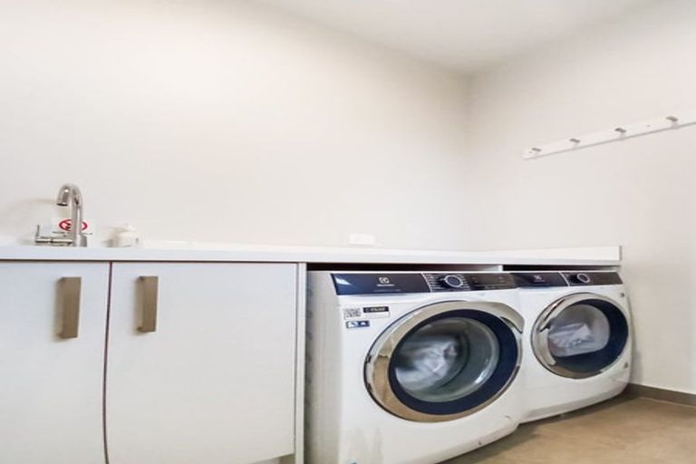 Photo of property in 17 Dorricott Avenue, Hobsonville, Auckland, 0616