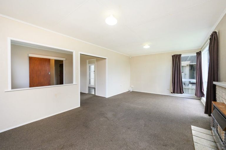 Photo of property in 98 Apollo Parade, Milson, Palmerston North, 4414