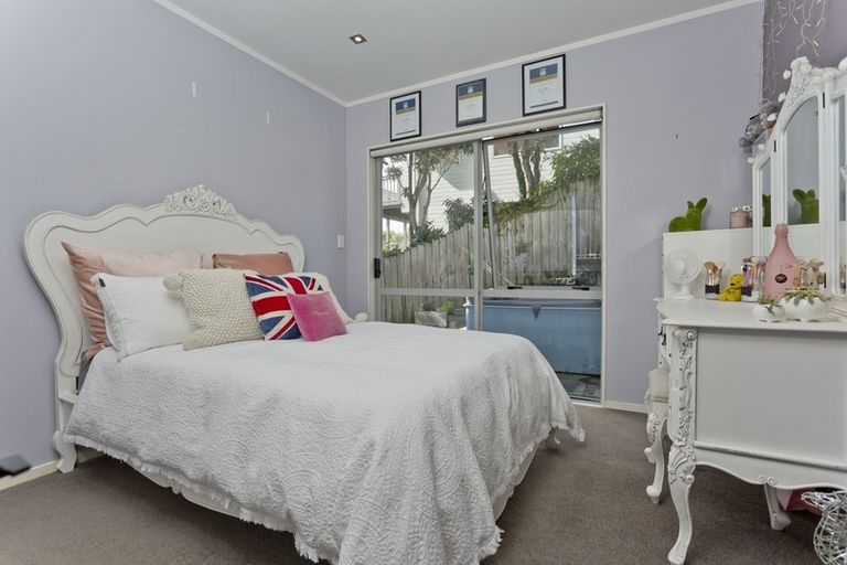 Photo of property in 589d East Coast Road, Browns Bay, Auckland, 0632