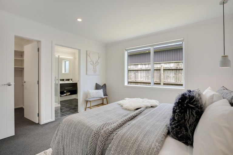 Photo of property in 17 Mahia Lane, Waikanae, 5036