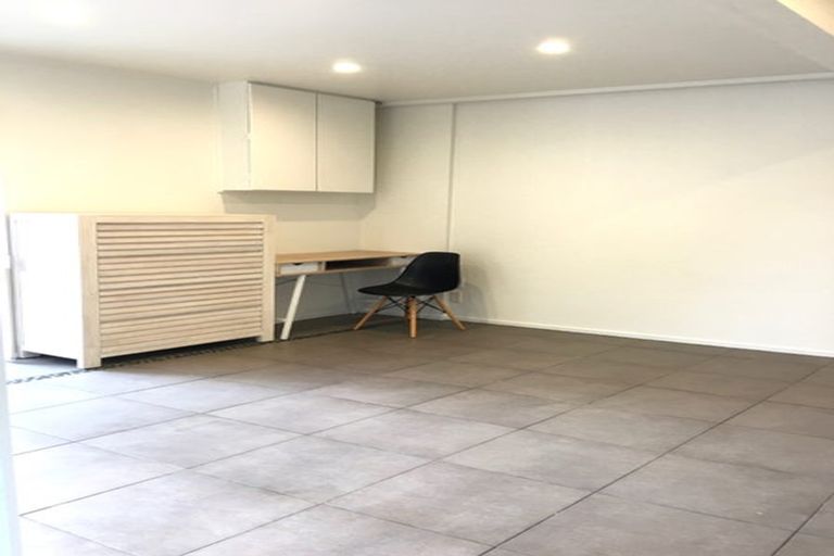 Photo of property in 13 Schnapper Rock Road, Greenhithe, Auckland, 0632