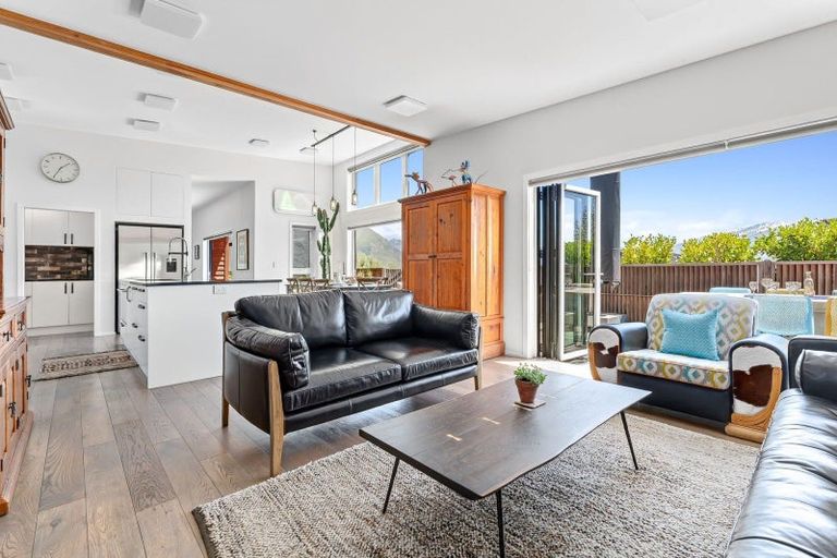 Photo of property in 20 Edgewood Place, Wanaka, 9305