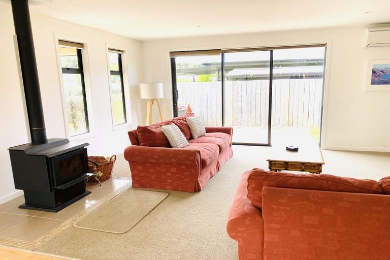 Photo of property in 8 Warbler Lane, Albert Town, Wanaka, 9305