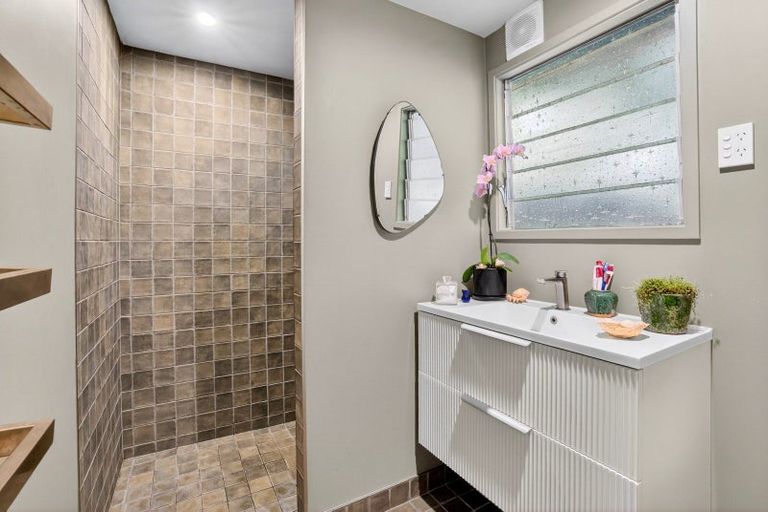 Photo of property in 280a Motutara Road, Muriwai, Waimauku, 0881