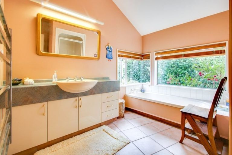 Photo of property in 180 Auckland Road, Greenmeadows, Napier, 4112