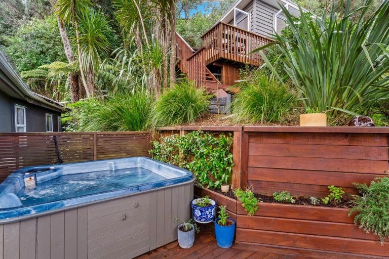 Photo of property in 25 Berridge Road, Muriwai, Waimauku, 0881