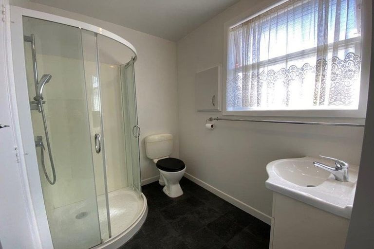 Photo of property in 2/113 Clouston Park Road, Clouston Park, Upper Hutt, 5018