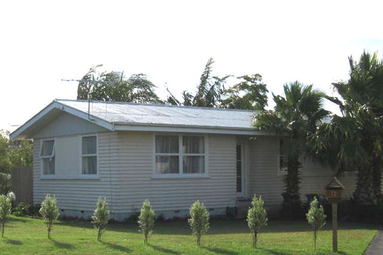 Photo of property in 72 Glen Marine Parade, Glendene, Auckland, 0602