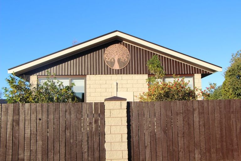 Photo of property in 14 Gibbs Drive, Woodend, 7610