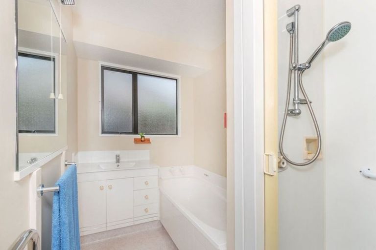 Photo of property in 4b Murfitt Place, Sockburn, Christchurch, 8042