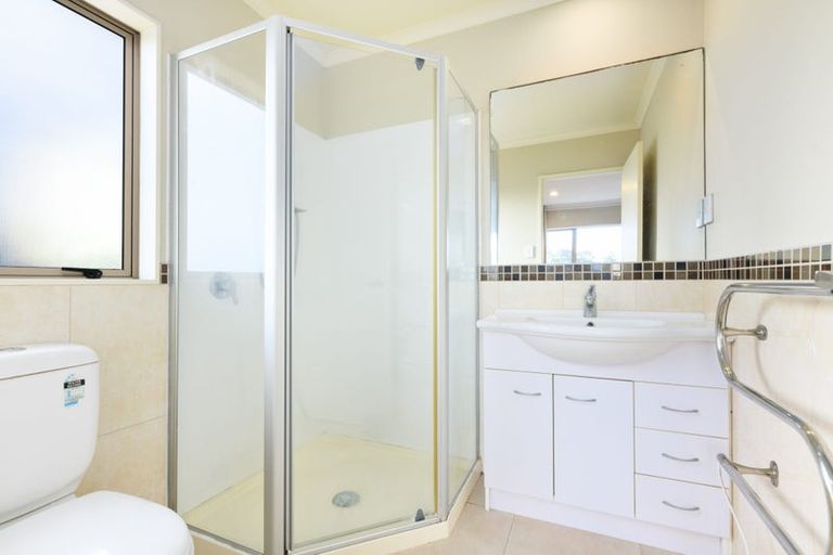 Photo of property in 70 Clover Drive, Henderson, Auckland, 0610