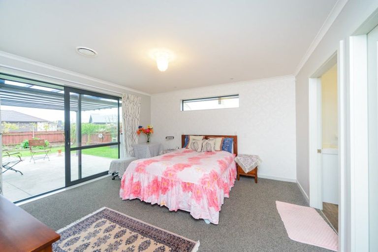 Photo of property in 55 Liberty Grove, Kelvin Grove, Palmerston North, 4414