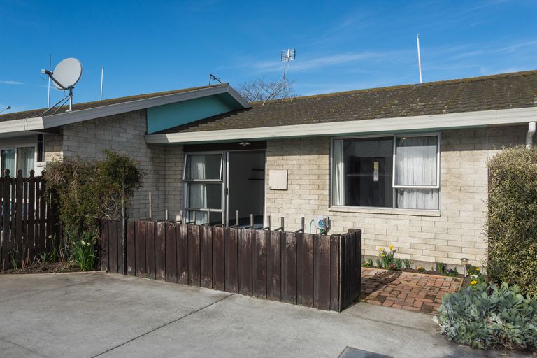 Photo of property in 1/19 Whitmore Street, Edgeware, Christchurch, 8013