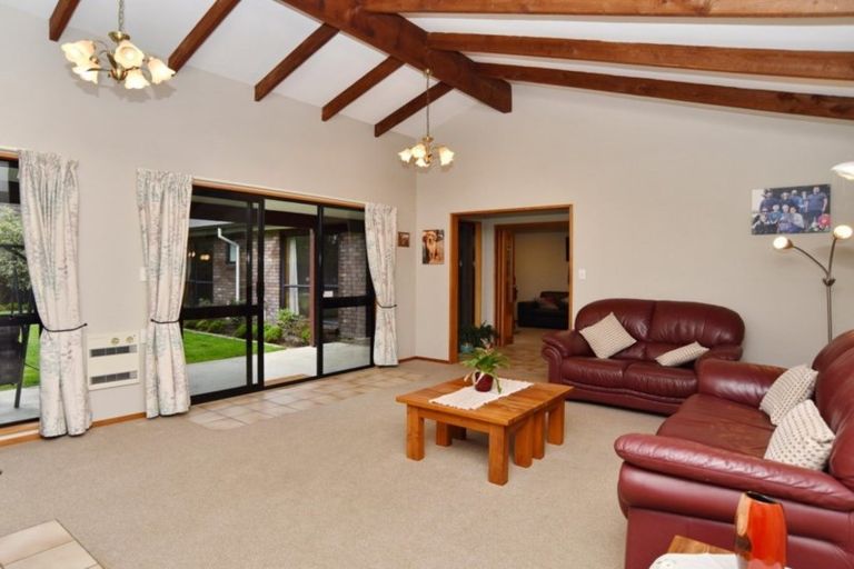 Photo of property in 149 Royal Park Drive, Parklands, Christchurch, 8083