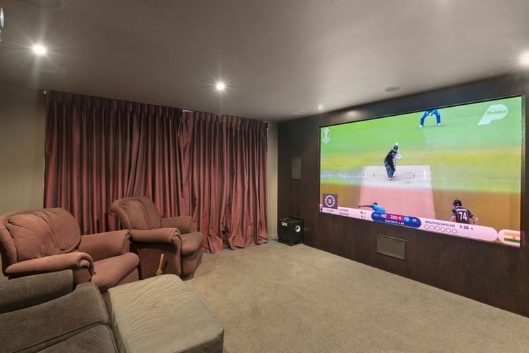 Photo of property in 246 West Hoe Heights, Orewa, 0931