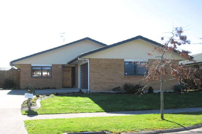 Photo of property in 36 Carisbrook Crescent, Papakura, 2110